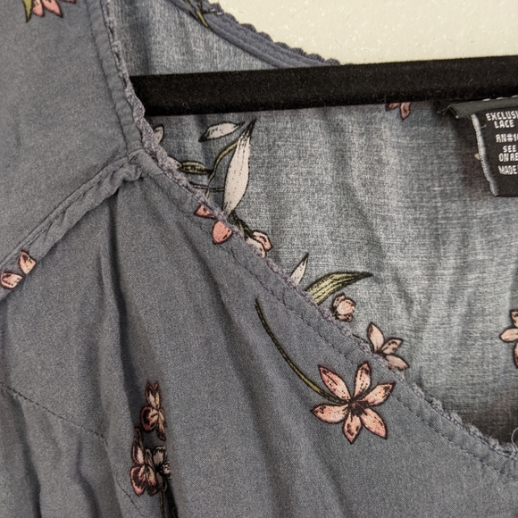 Torrid Gray Short Sleeve Blouse Pink Floral - Picture 6 of 8